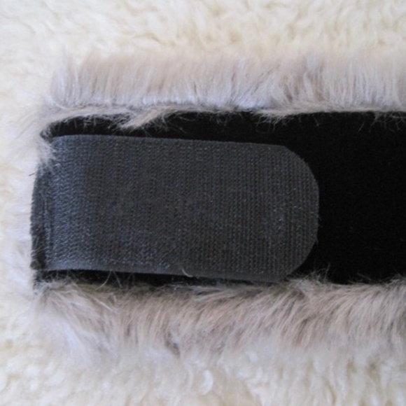 Danier Faux Fur Headband - Picture 10 of 10